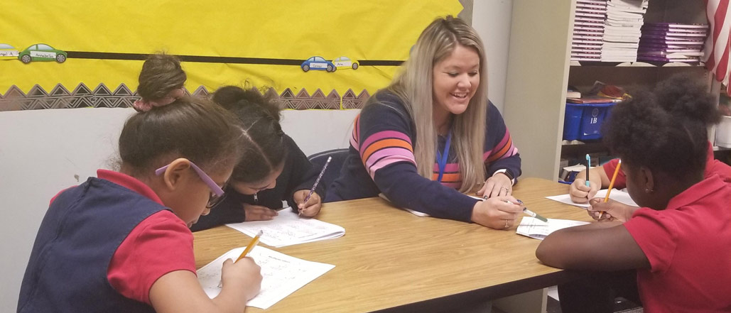 Vista Teacher Uses Good News and Competitions to Engage Students
