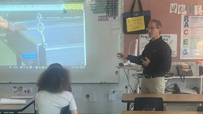 Mark Salloum talking to Fortis students