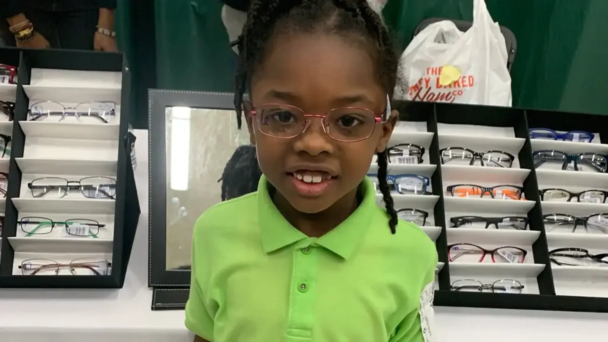 Atlanta Heights’ Students Seeing Clearly After Visit from Pearle Vision and OneSight
