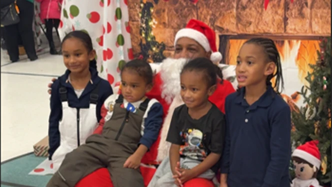 Y5-8 School in Kalamazoo: Paramount Charter Academy celebrates the holidays.