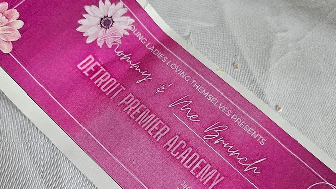 Table runner for brunch
