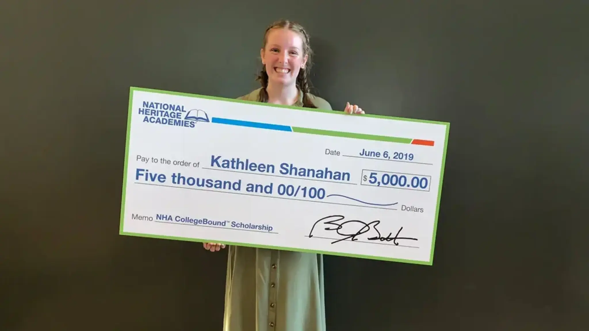 Knapp Student Awarded $5,000 CollegeBound™ Scholarship