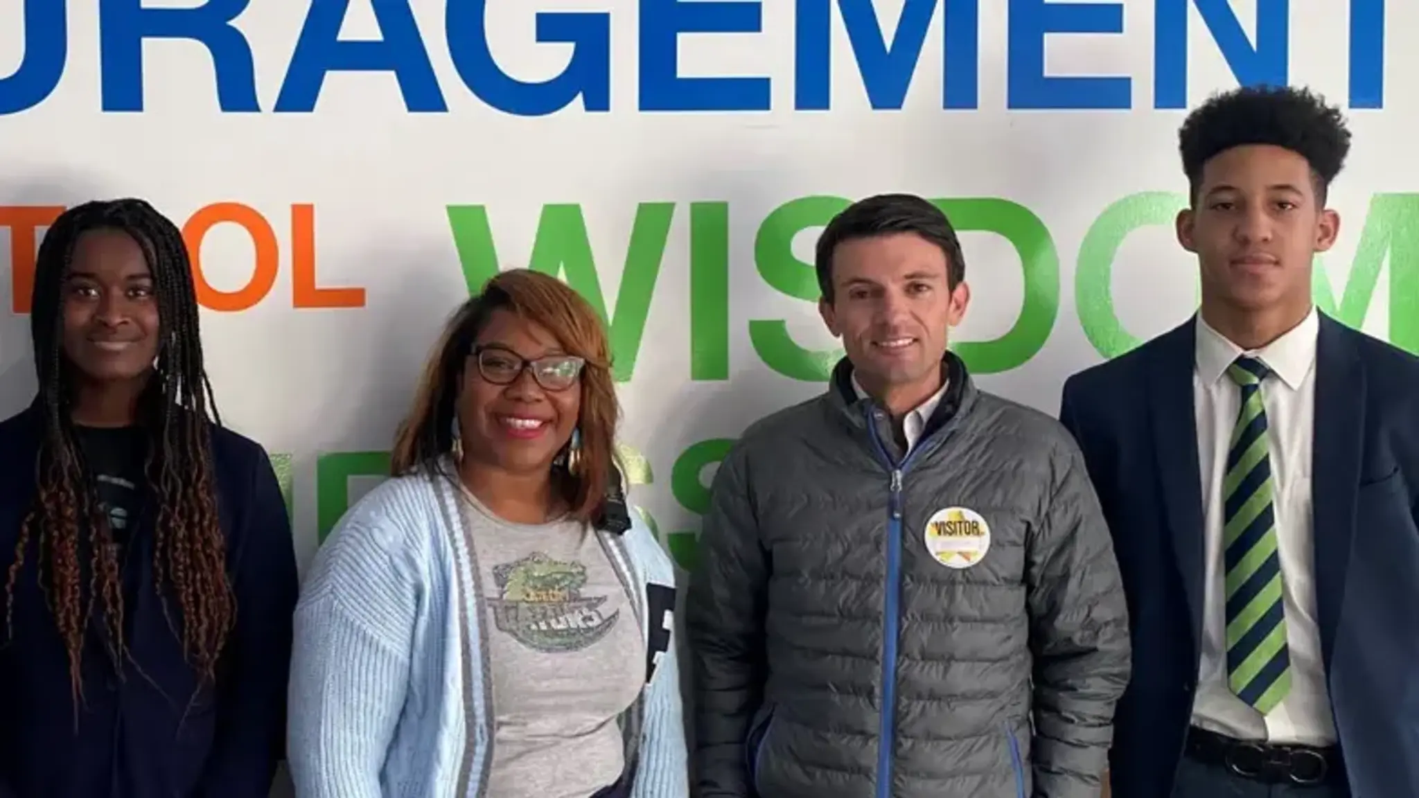 Schools Give Politicians a Look at Charter School Experience 