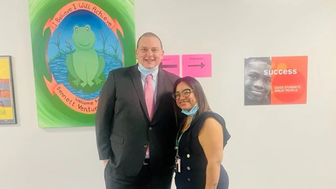 Mayor Kapszukiewicz and Principal Lopez