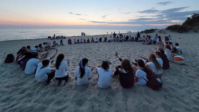 Chandler Woods students visit Lake Michigan