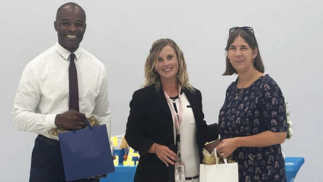 K-8 School in Apex: Apex Mayor visits Peak Charter Academy.