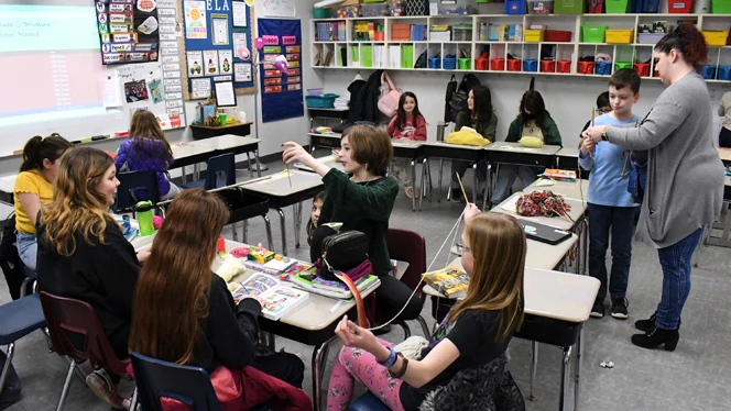 Knapp knitting and crocheting club