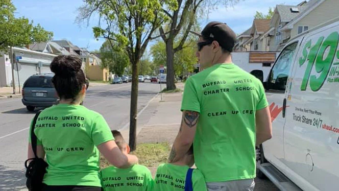 clean up volunteers