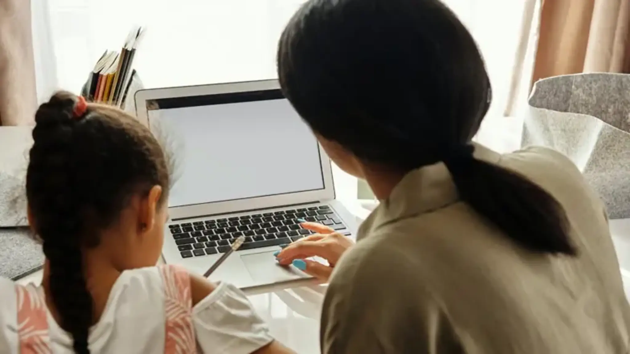 Expert Offers Internet Safety Tips for Younger Students