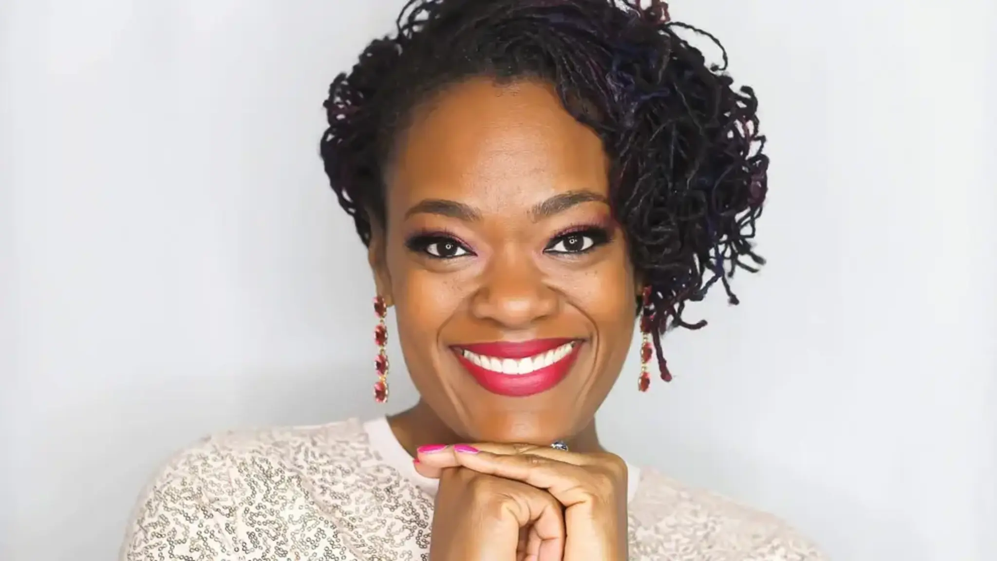 Detroit Premier Educator Recognized as Teacher Hero by LG Electronics
