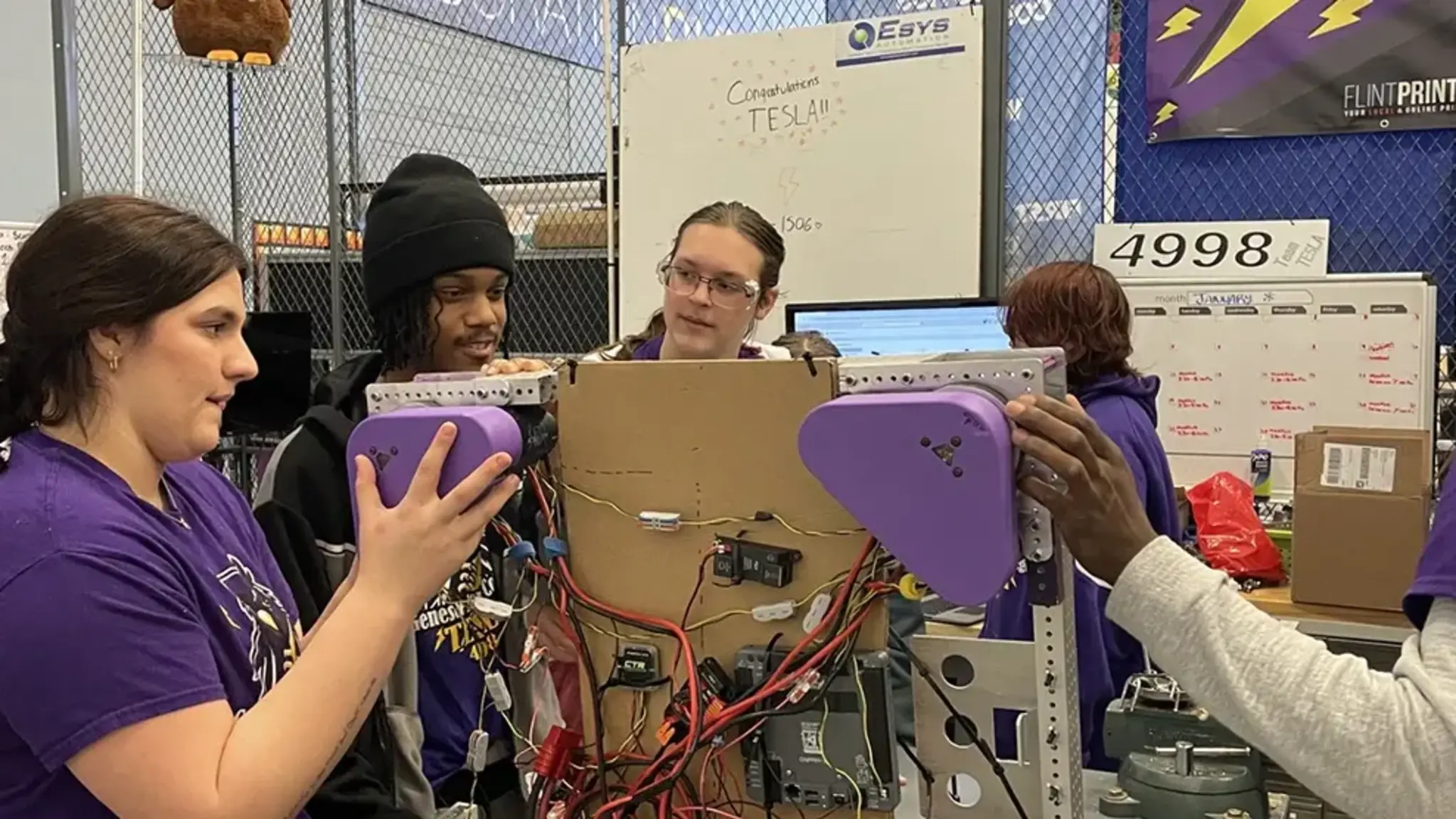 Burton Glen Scholar and Alumni Prepare to Defend Regional Robotics Titles