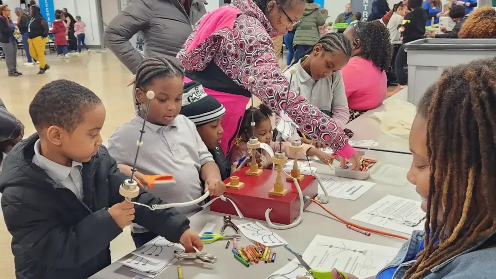Center Line Engages Students, Parents at Family STEM Night