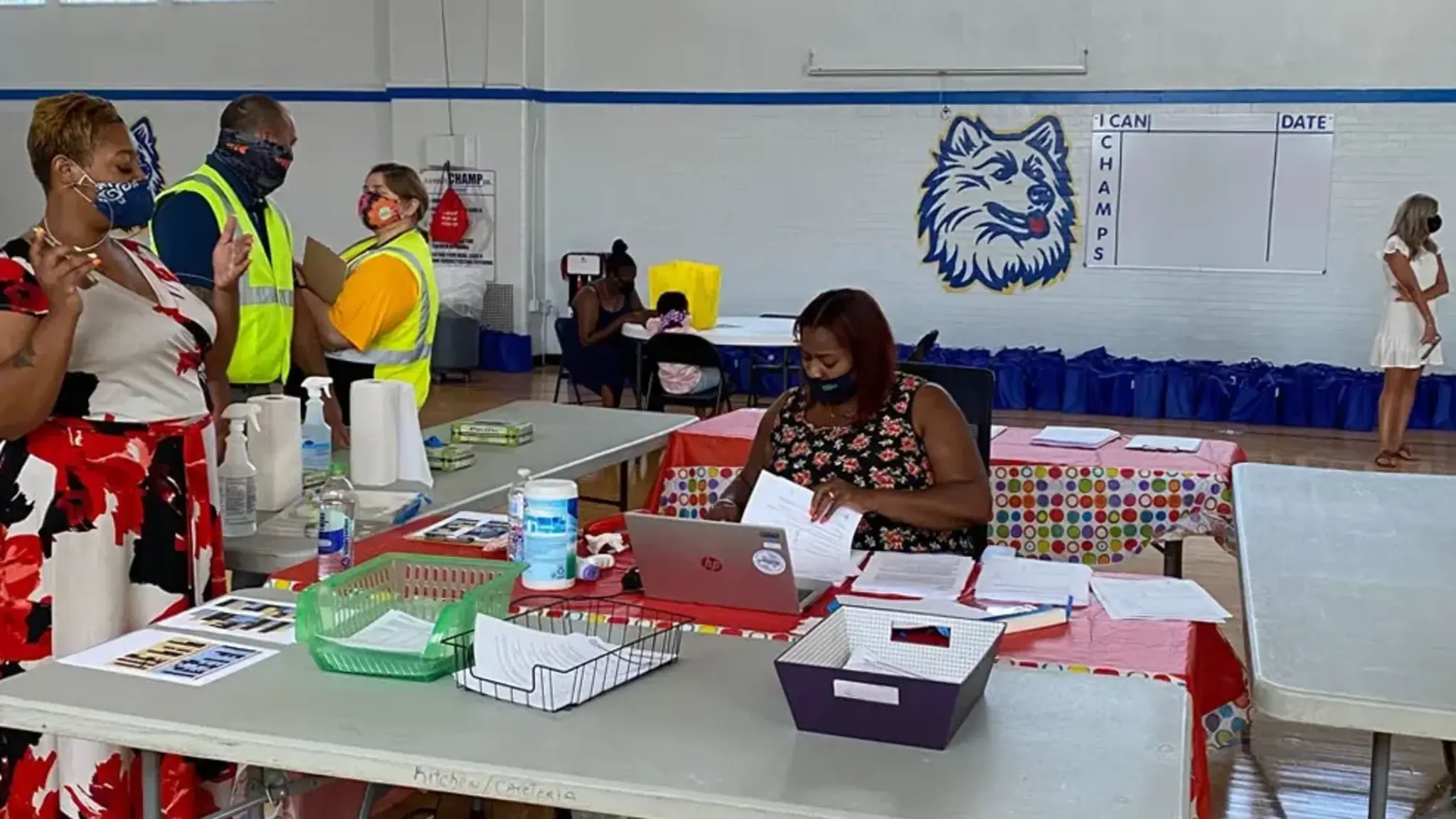 Apex Academy Holds Socially Distanced Open House to Prepare for the New School Year