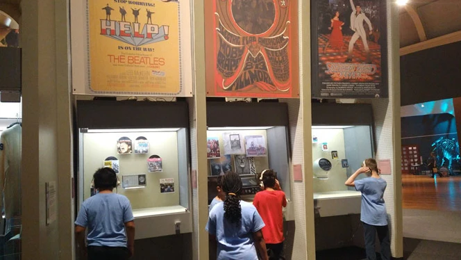 K-8 School in Taylor MI: Quest students participate in activity at Henry Ford Museum