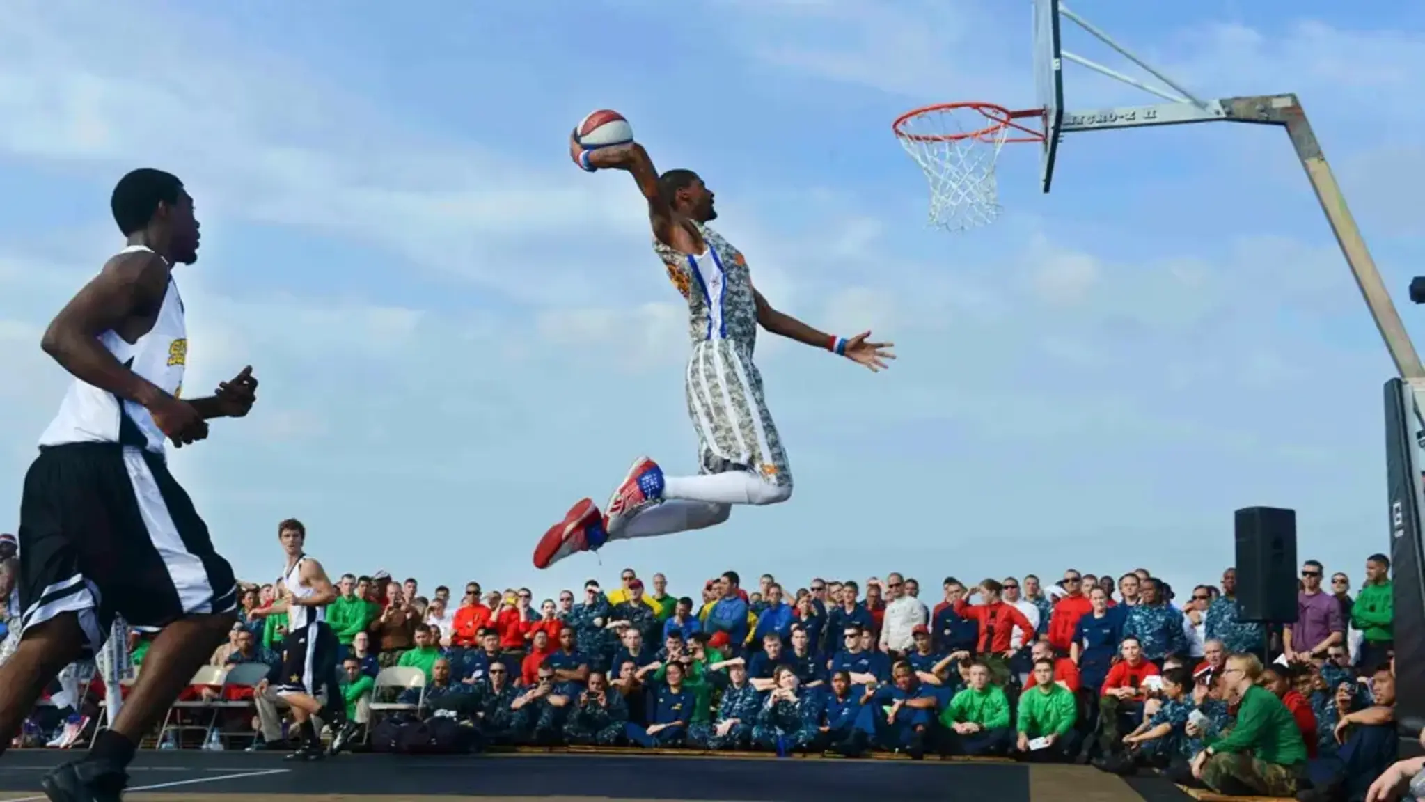Former Harlem Globetrotter Now Helps Kids Keep Their Cool at North Dayton