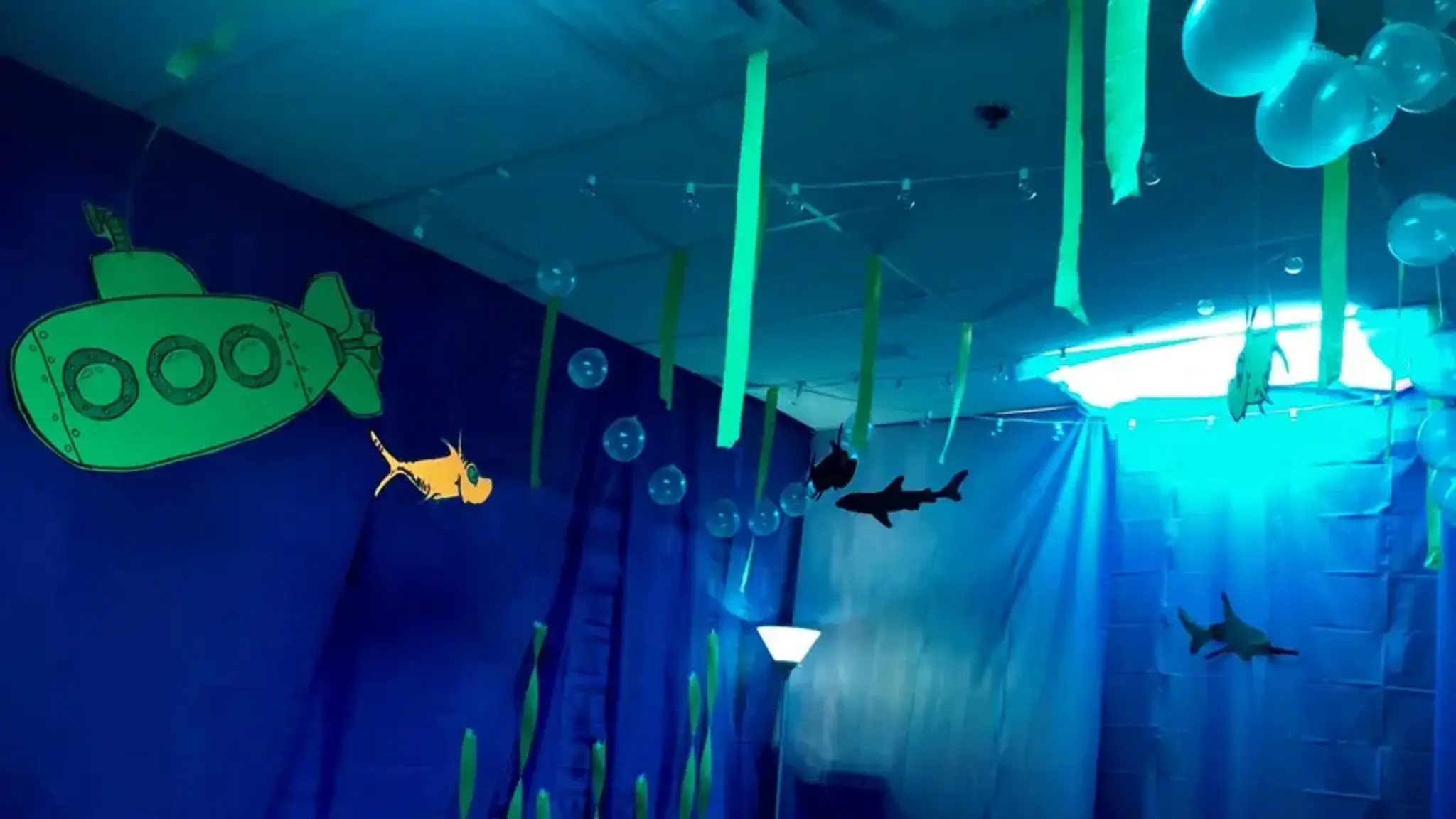 Knapp Charter Academy Teacher Takes Students Under the Sea