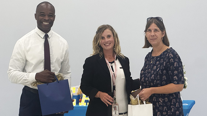 K-8 School in Apex: Apex Mayor visits Peak Charter Academy.