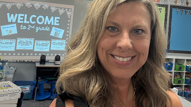 Y5-8 School in Holland: Eagle Crest teacher, Deb Neitzel, celebrates 28 years.