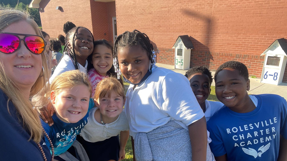 Annual School-Surrounding Hug Promotes Togetherness, Time to Shine Annual School-Surrounding Hug Promotes Togetherness, Time to Shine